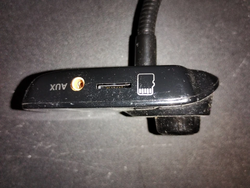 Transmisor FM Bluetooth para automóvil Blackweb BWB17AV004 Foto 4 de 4