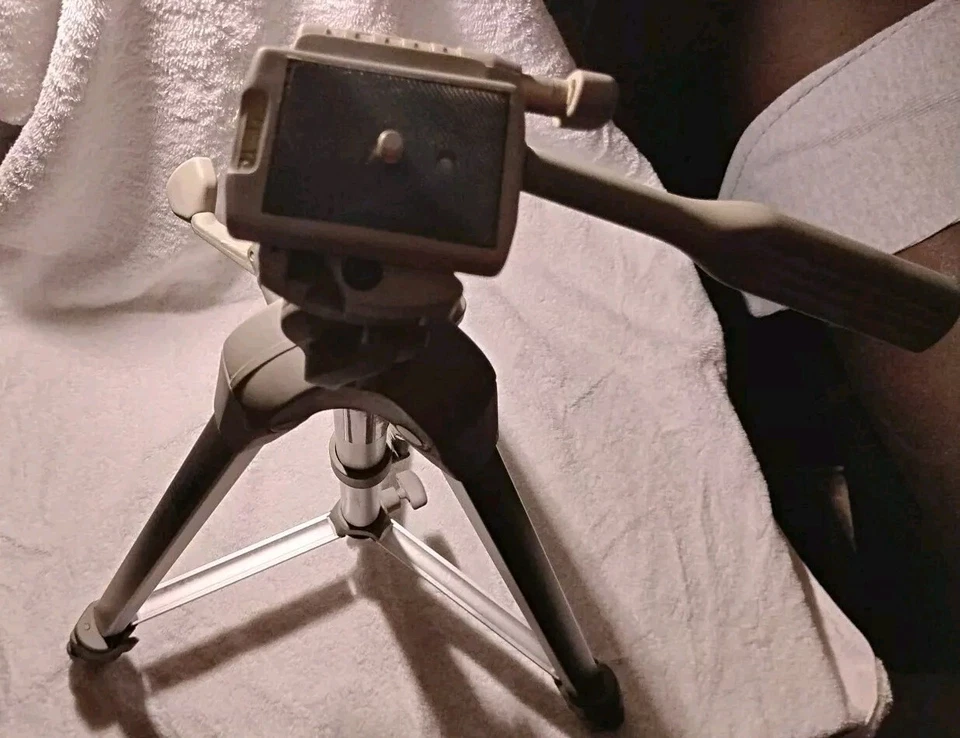 SUNPAK 6060 Tripod - Grey Extends To 59 Inches - Image 3 of 4