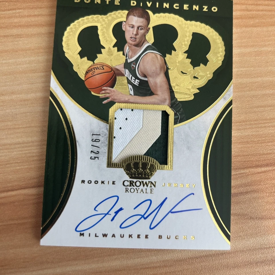 2018-19 Panini Crown Royale Donte Divincenzo Rookie Jersey Auto Patch /25 Bucks - Image 3 of 4