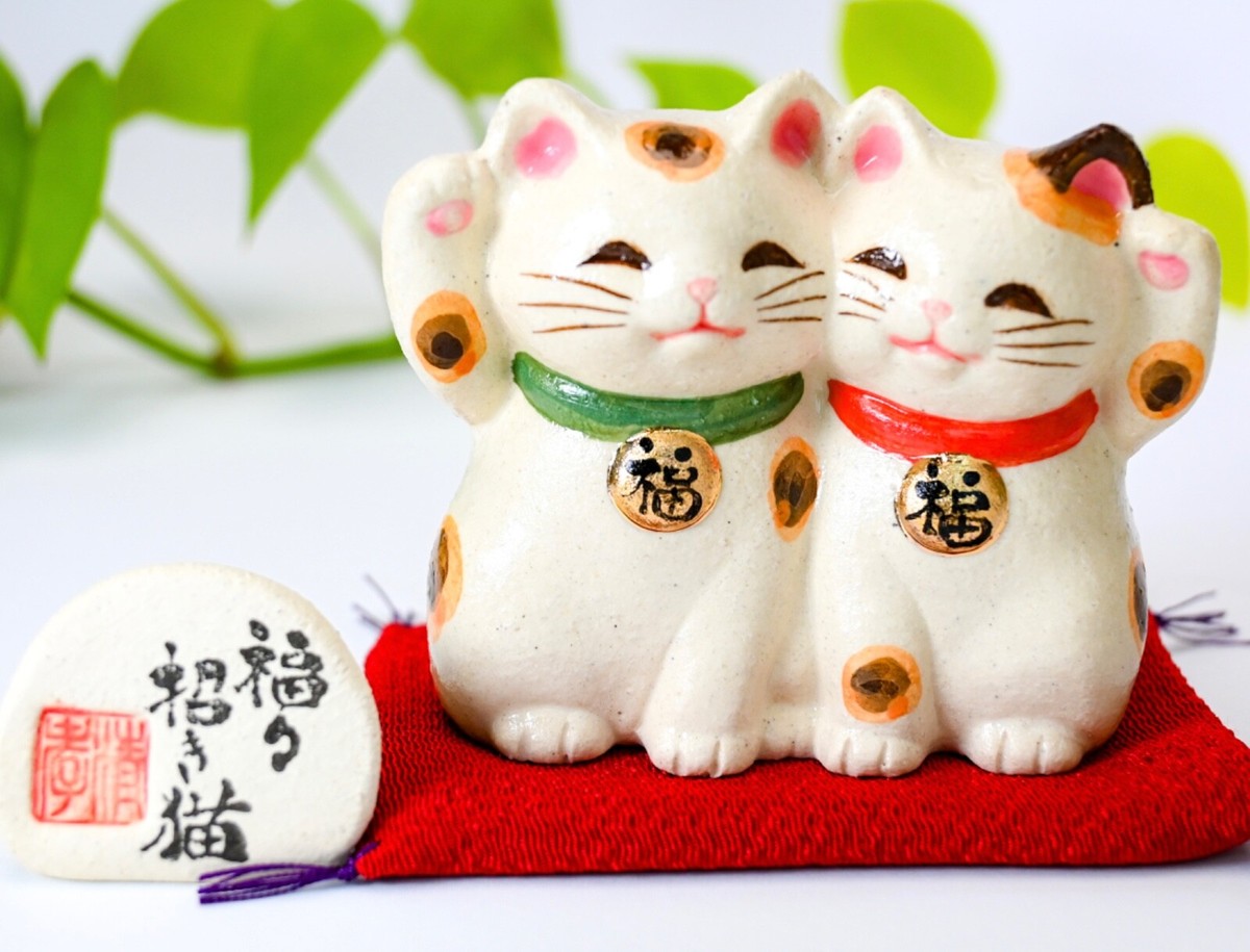Japanese Handmade White Lucky Cat Maneki Neko Pair Couple Pottery