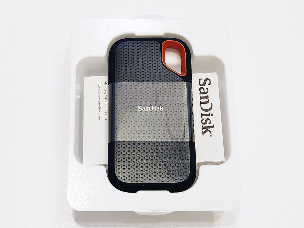 SanDisk V2 1TB USB-C Portable External SSD - Red/Black SanDisk V2 1TB USB-C Portable External SSD - Red/Black