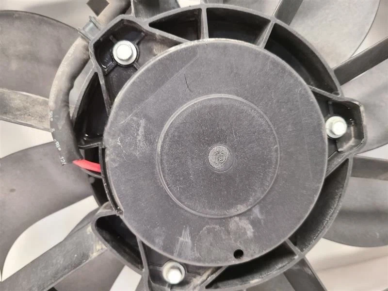 Ventilador de radiador conductor 16-18 FORD FOCUS LH ventilador de motor VIN E 8º dígito turbo F1FZ8C6 Foto 2 de 4