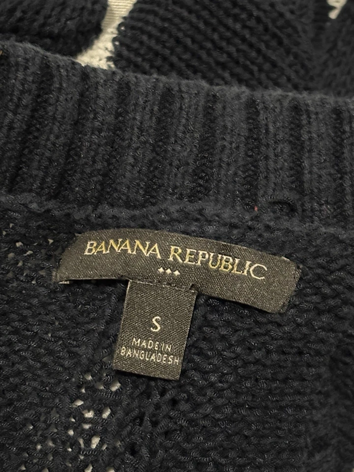 Banana Republic Women’s Small Sweater Navy And White Crew Neck Sweater - Image 3 of 3