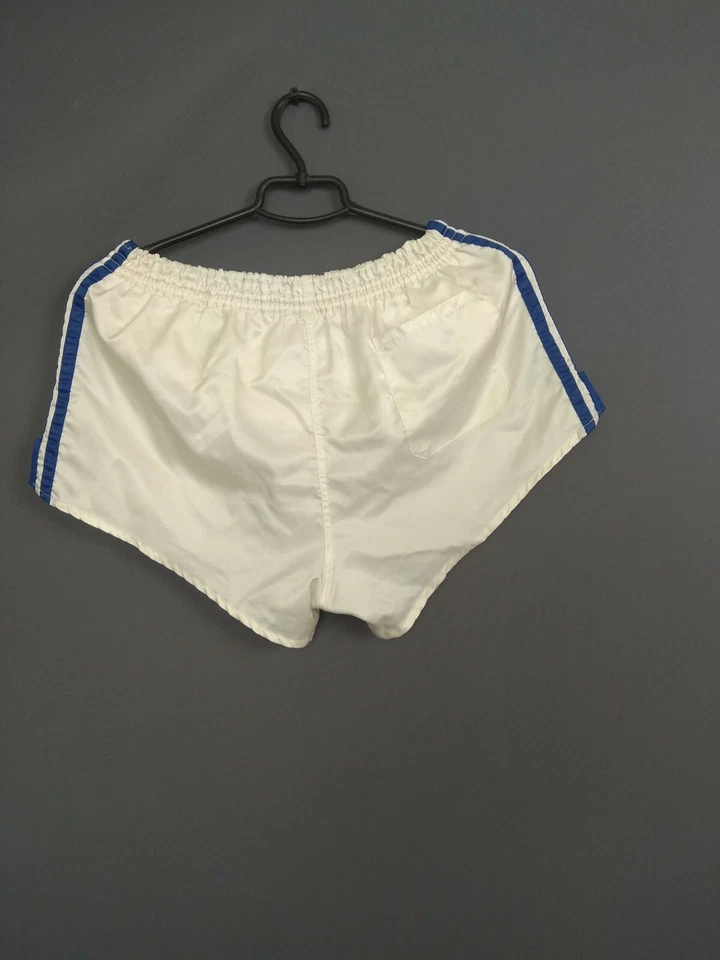 Shorts Adidas tamanho MÉDIO vintage retrô Adidas ig93 - Imagem 2 de 4