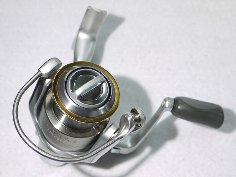 DAIWA - Daiwa  LUVIAS 2004 美品 DAIWA LUVIAS 2004 Gear ratio 4.8 Spinning Reel Excellent