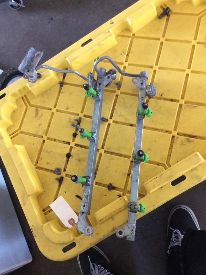 Conjunto de inyector/tubo Infiniti G35 sedán 07-19 17521-JK20C 16600-JK20A Foto 3 de 3