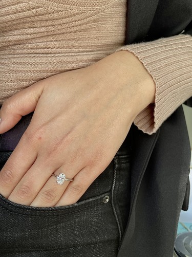Diamond Engagement Ring VVS2 E Oval 2 Carat Lab Created IGI Certified Special - Picture 3 of 8