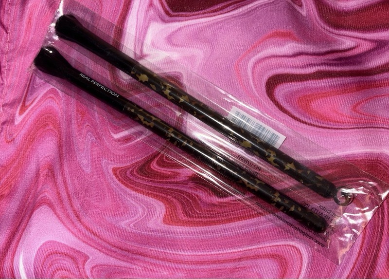 REAL PERFECTION Crease Blending and Small Eyeshadow Brush Duo