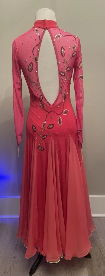 Vestido de competición estándar liso de salón para mujer Foto 2 de 3