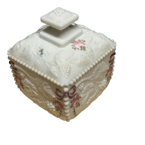 VTG Westmoreland Milk Glass Beaded Grape With Roses & Bows Candy Dish with Cover