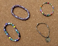 LOT OF 4  ARTISAN  STRETCHY BEAD BRACELETS    bon88craft v88cr  C34