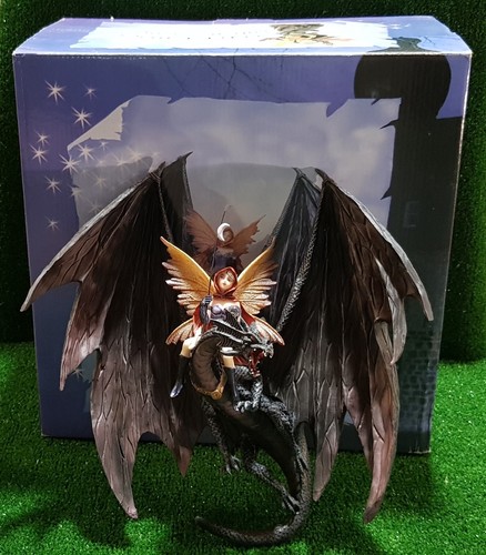 Les Alpes 042 240 Fate dei Segreti "Fata Cavalca Drago c/Bastone" Secret Fairies - Imagen 2 de 12