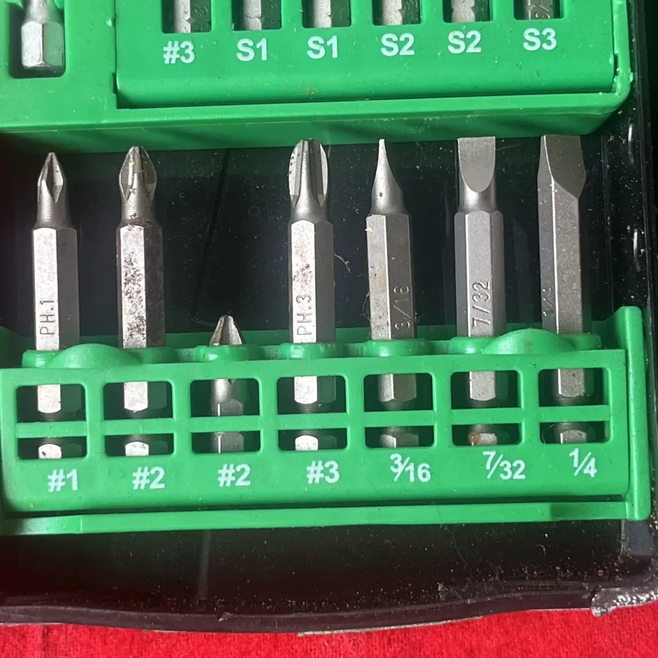 HITACHI HARD CASE 38 PCS SCREWDRIVER BITS SET (k45) - Image 2 of 4