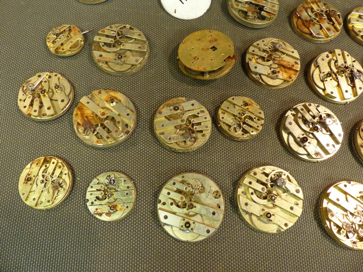 Lot De Mouvements Mécaniques Pour Montre à Gousset - Mécanismes Anciens, Cadrans émaillés, Pièces Horlogerie Vintage