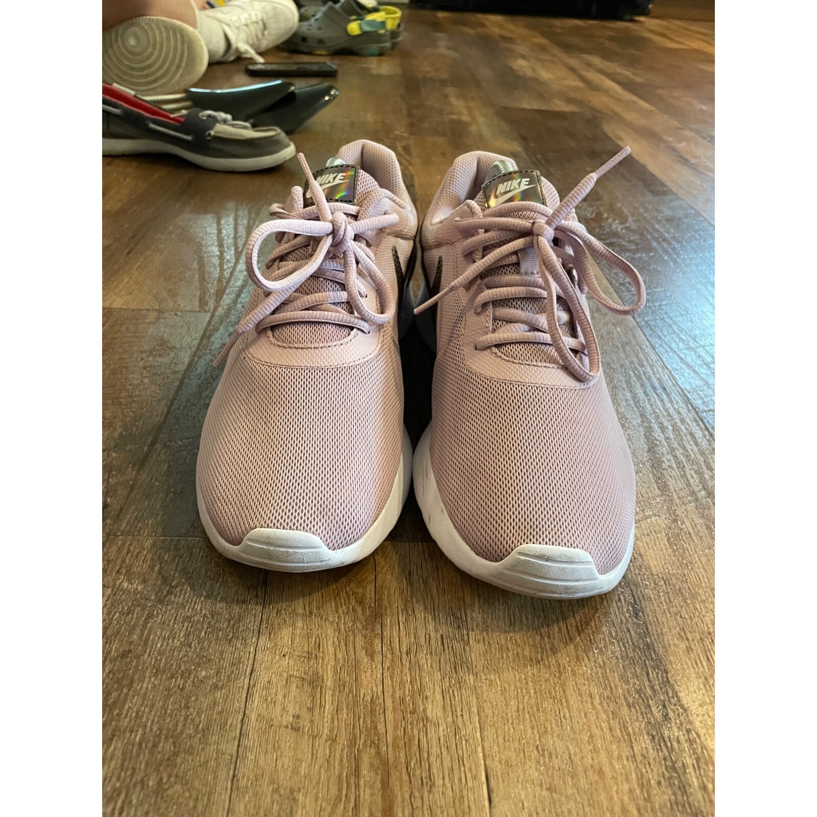 Nike Tanjun Running Sneaker Pink/Iridescent 81265550… Gem