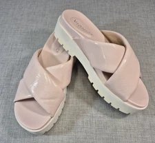 Vionic Light Pink Vesta Comfort cushion Sandals Size 7.5-some puppy chew marks