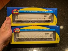 Athearn HO GATX Centerflow Hopper Car - GPLX 77253 77228 (Lot of 2 Cars)