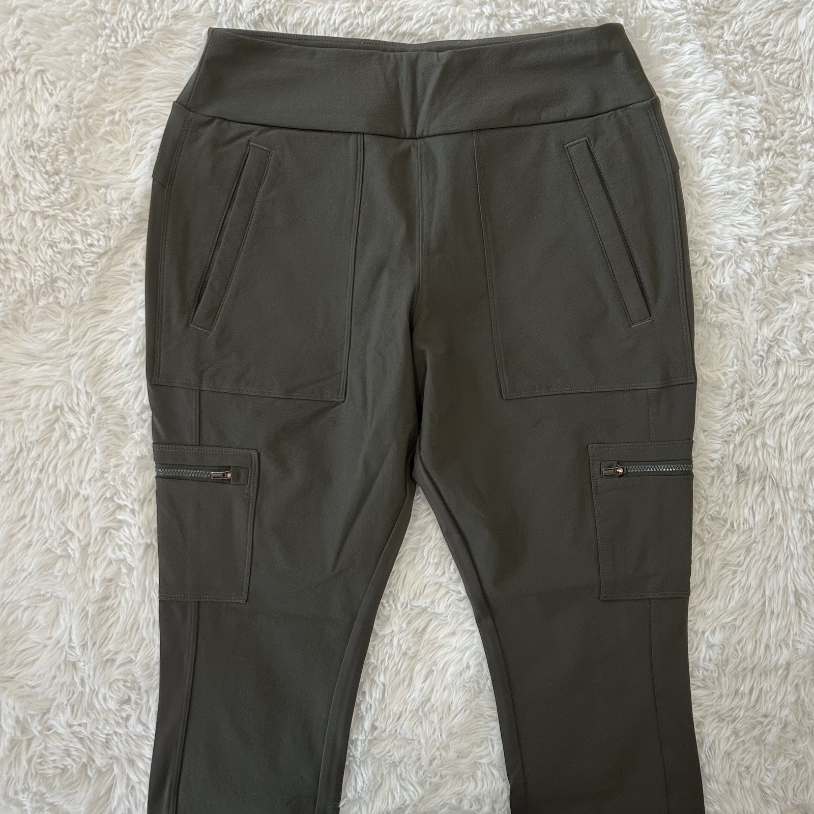 Athleta Headlands Hybrid Cargo Tight Leggings Pants Size 10 Olive Green Trail