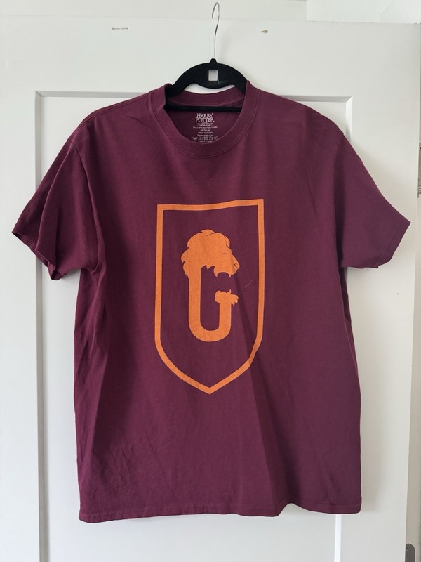 Harry Potter And The Cursed Child Shirt Gryffindor House Logo T-Shirt Medium
