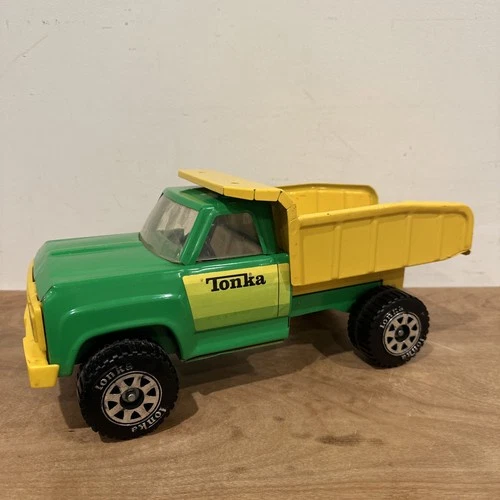 Vintage 1970’s Tonka Green and Yellow Dump Truck Pressed Steel Model # 13190