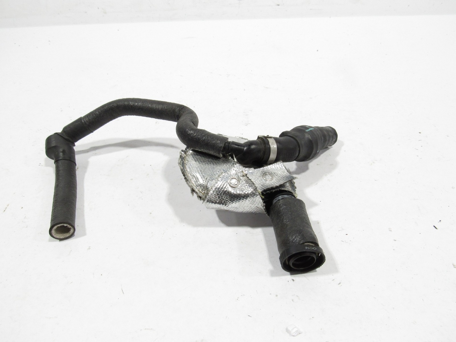 12-18 Bentley Continental GT W12 2015 Oil Separator Breather Tube Hose Valve |:A