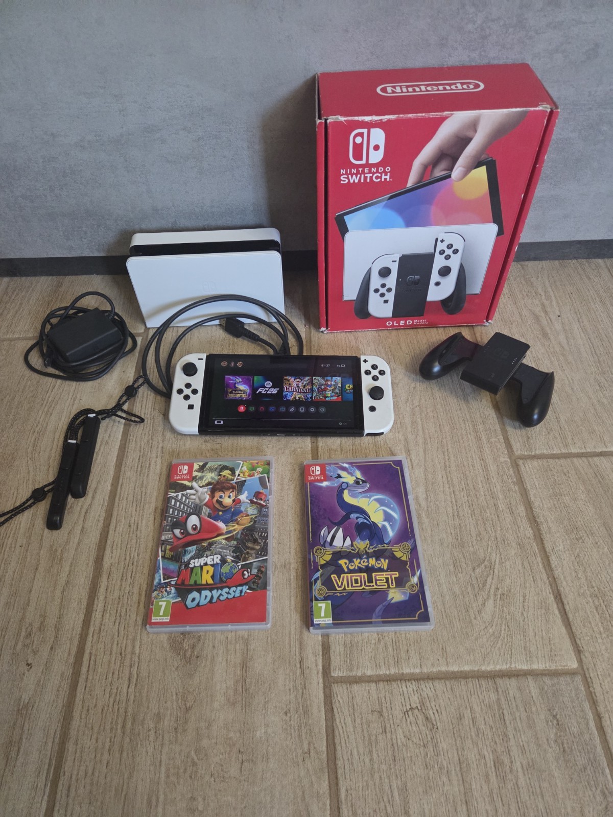 Nintendo Switch Modello OLED HEG-001 Console Portatile - 64GB - Bianco