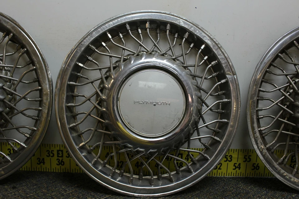 Juego de 3 tapacubos de alambre de 15" OEM cubiertas de rueda 486A 1992-1993 Plymouth Voyager (2590 Foto 3 de 4