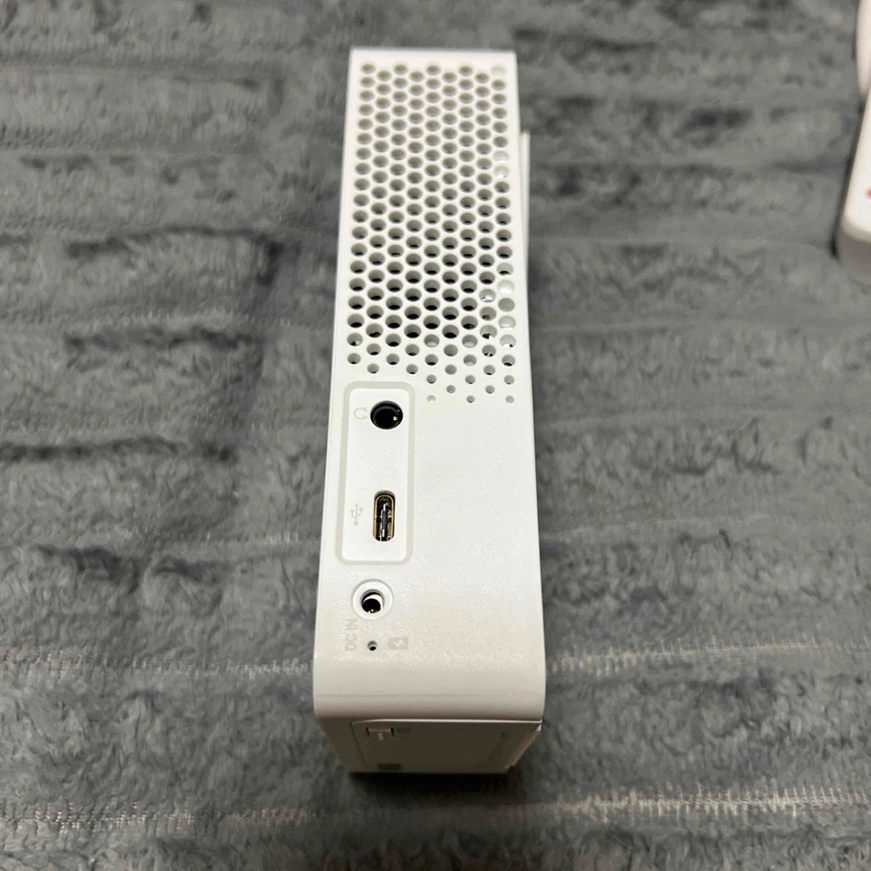 PH30JG LG Electronics MiniBeam Home Projector White Tested Working From Japan - Image 4 of 4