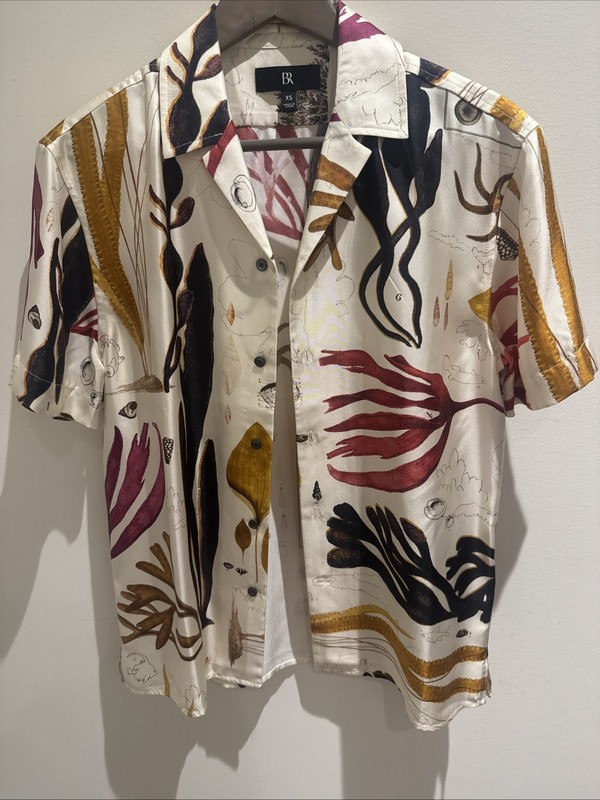 Banana Republic Lyam Silk Resort Shirt Reef Print XS 100% Silk Camp Collar