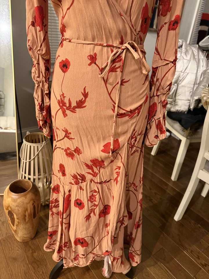 Maxi vestido envolvente floral Johanna Ortiz para mujer talla pequeña Foto 2 de 4