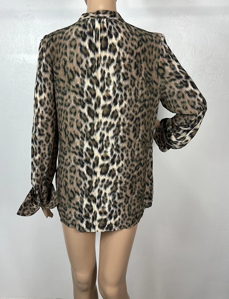 Camisa para mujer Joie estampado animal manga larga sin cuello con botones talla S Foto 2 de 4