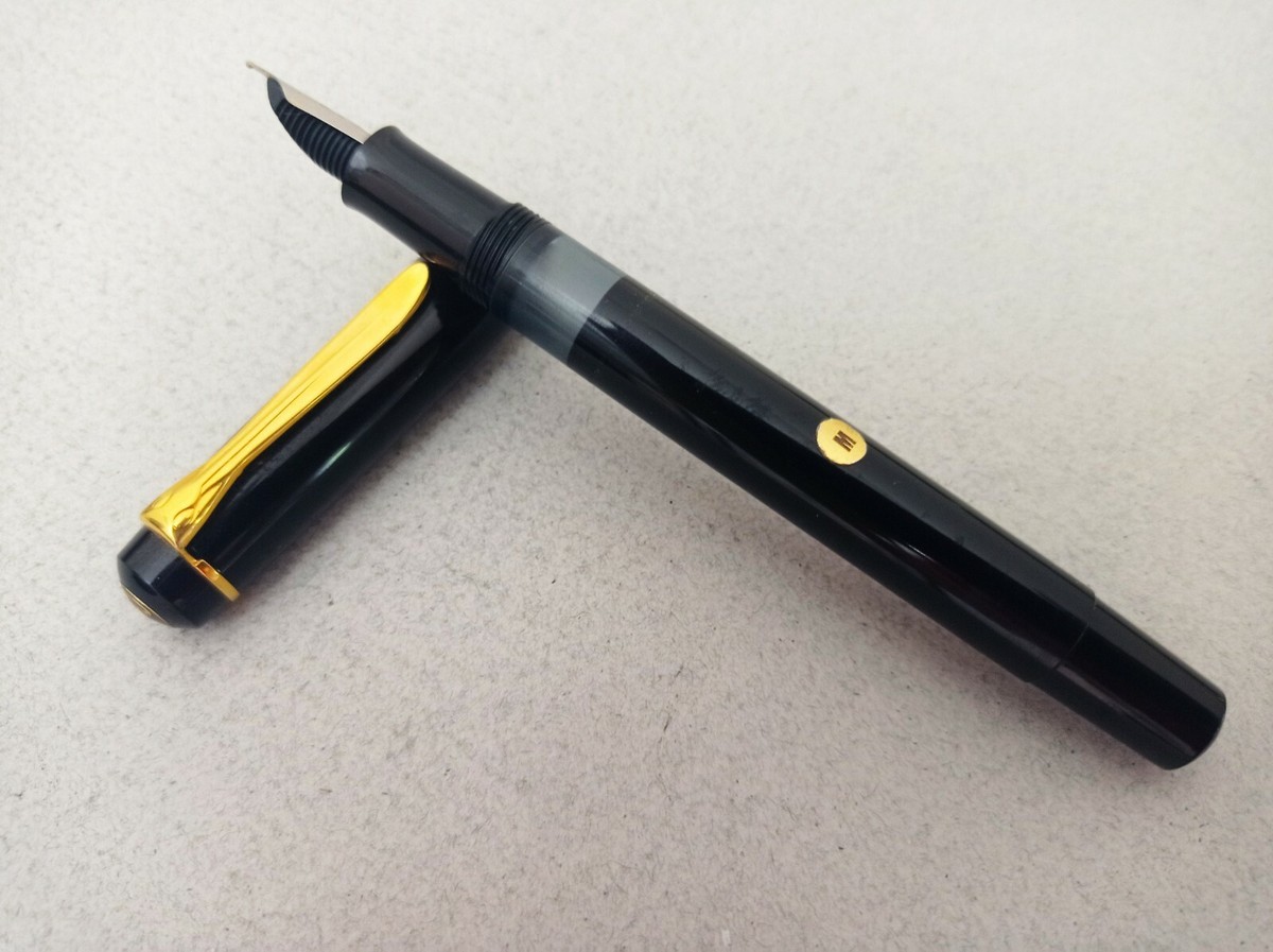 PELIKAN M150 (Old Style) Black Fountain Pen SS M Nib Vintage