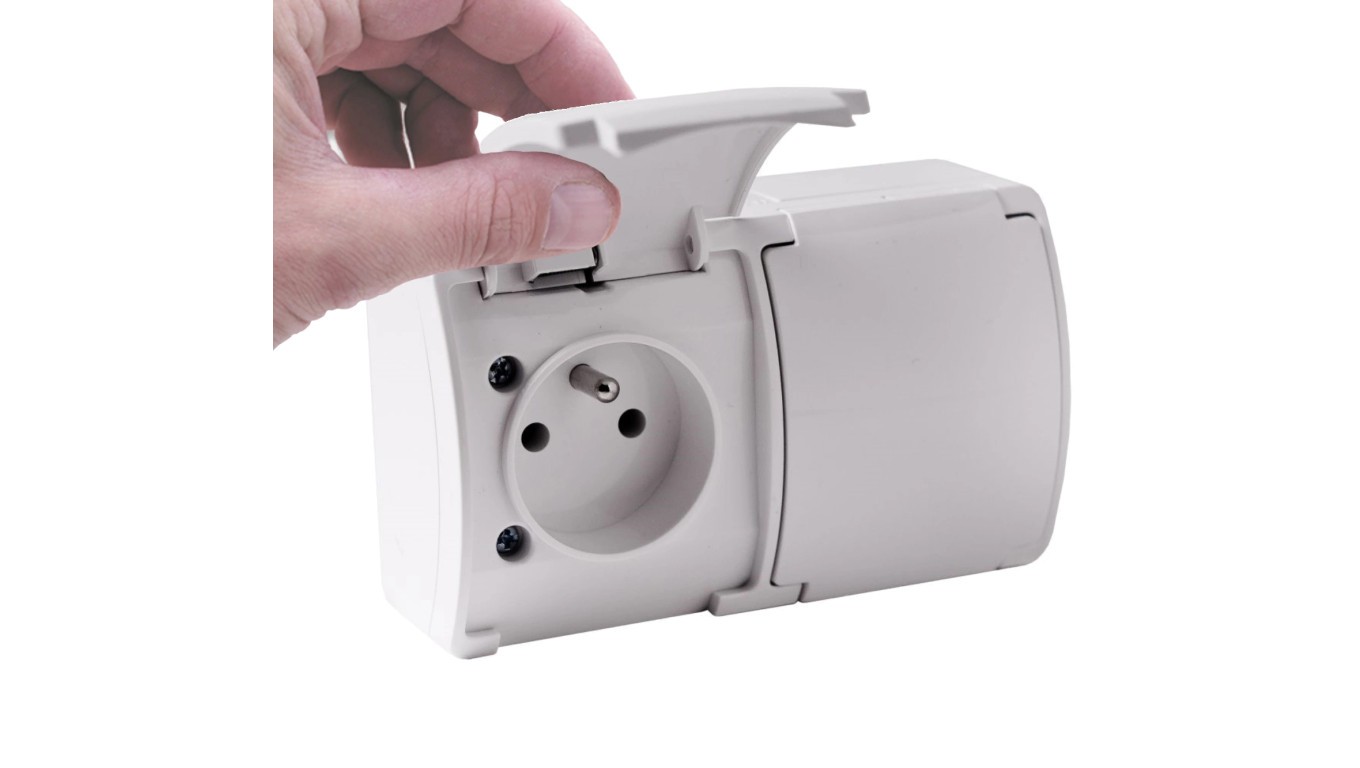 Koala Double Socket Surface Mounted with Z Ground Pin 162-01