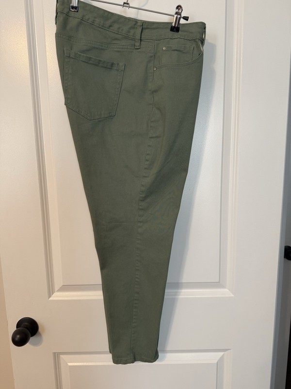 Women Size 14 CHARTER CLUB Bristol Skinny Leg Mid-Rise Ankle Jeans Green