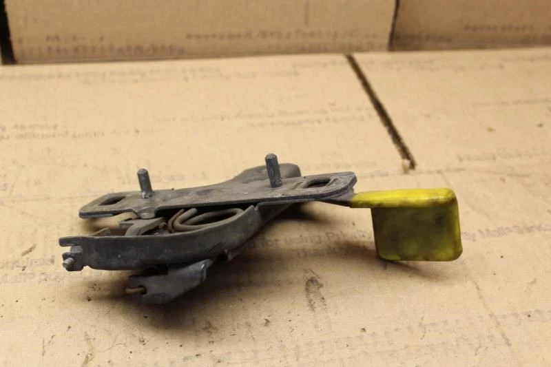 Ford Mustang 1999 2000 2001 2002 2003 2004 bloqueo de cierre de capó Foto 2 de 4