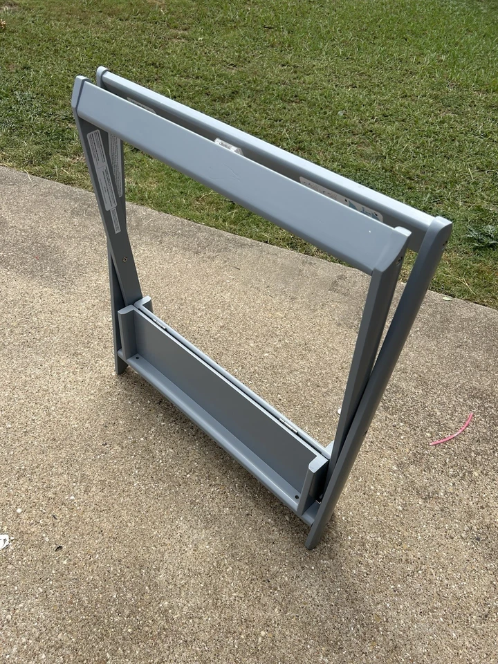 UPPAbaby Vista  V2 Bassinet and Stand In Pink/Grey USED - Image 3 of 4