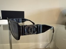CHANEL  Cat Eye sunglasses