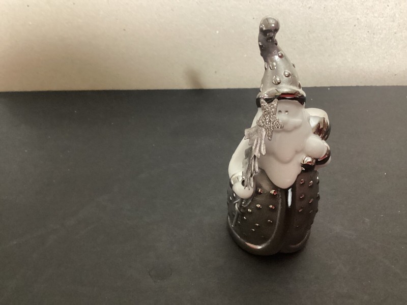 Pier 1 Pere Noel silver Santa with box