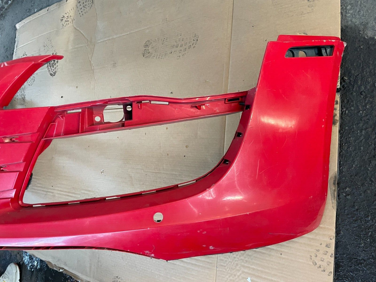 2010 - 2012 AUDI R8 FRONT BUMPER COVER 420807437 OEM