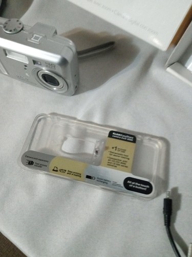 Kodak Easyshare CX7430 4.0 MP Camera And Accessories Untested - Picture 16 of 23