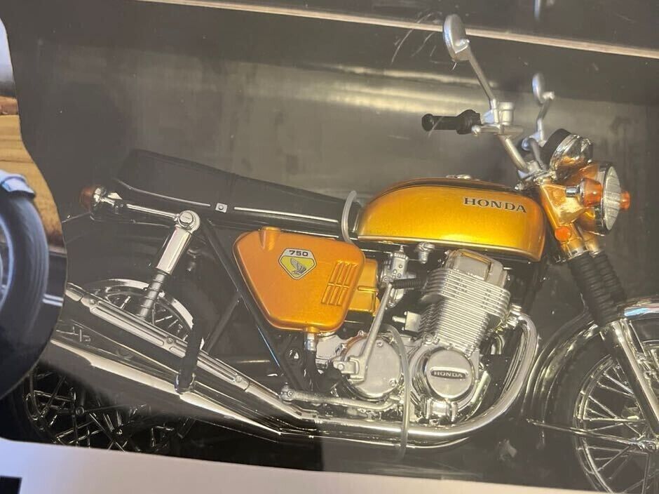 Aoshima 1/12 Honda CB750 FOUR K0 Candy Gold Motorcycle Aoshima 1/12 Honda CB750 FOUR K0 Candy Gold Motorcycle