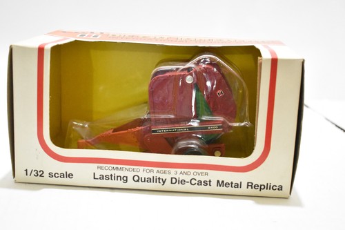 ERTL Die-Cast Implements Series! International Round Baler! 1/32! NMIB! - Picture 2 of 5
