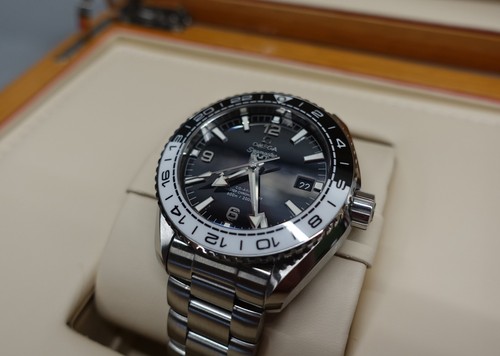 Omega Seamaster Planet Ocean GMT 600M Master Chronometer "OREO"