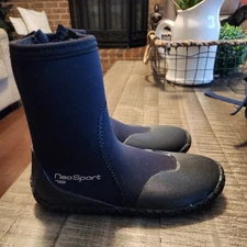 Neo Sport 3mm Hi Top Zipper Dive Boots Size 6 - NWT