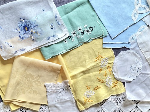 Slow stitch bundle vintage linen, embroidered, lace, textile fabric, doillies #3 - Picture 3 of 16