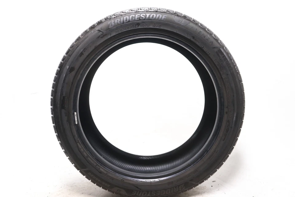Juego de 2 Bridgestone Alenza AS Ultra 255/45R20 Usados - 101W - 7/32 Sin Reparaciones Foto 4 de 4