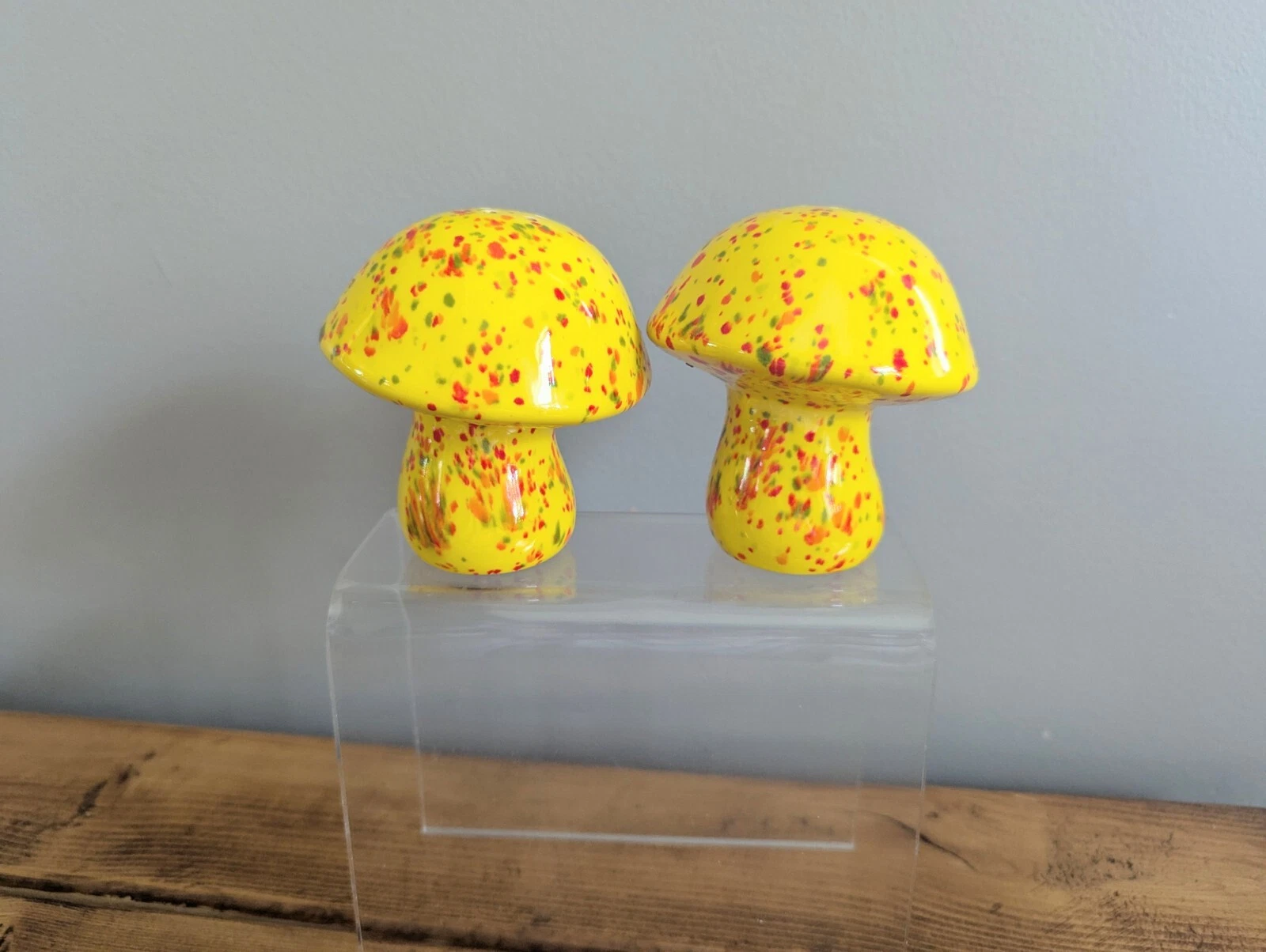 Mid Century MCM Ceramic Chunky Yellow Speckled Mushroom Salt & Pepper Shakers