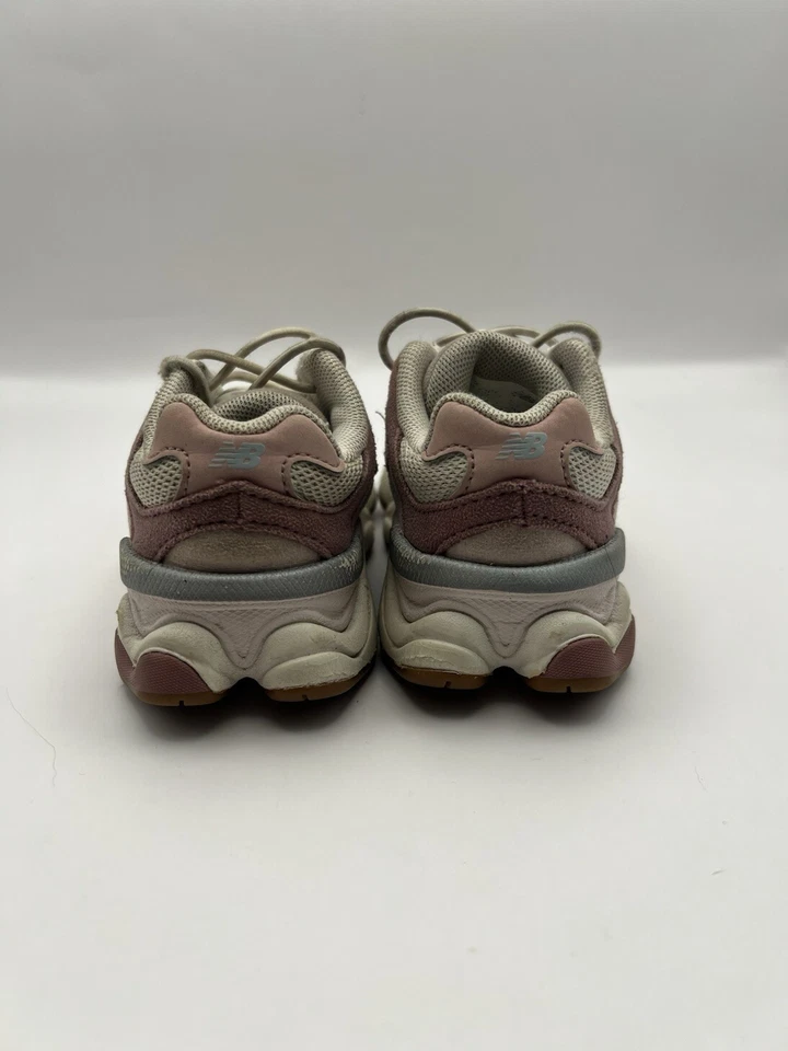 Zapatos de bebé New Balance 9060 rosa talla 7 Foto 3 de 4
