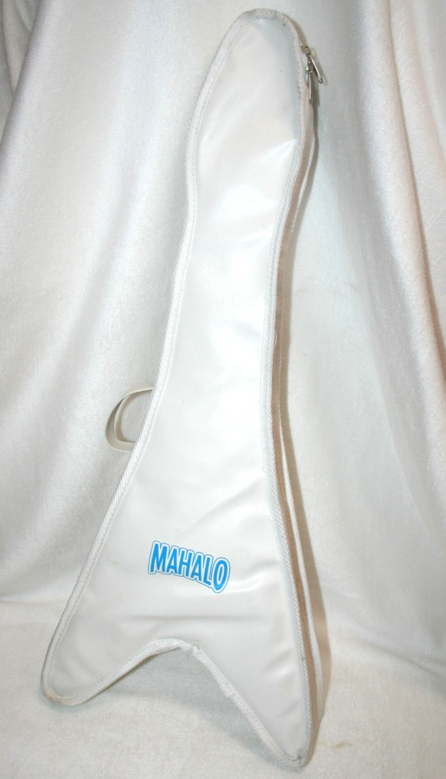 VINTAGE RARE FLYING V SOPRANO UKULELE GLAM ROCK SPACE AGE UNIQUE ACOUSTIC GUITAR