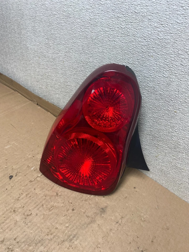 Chevrolet Monte Carlo 2006 a 2007 conductor izquierdo luz trasera lateral izquierda U8644 DW Foto 2 de 4